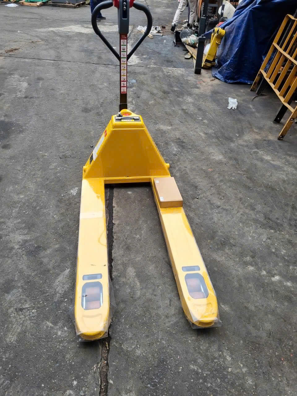 Xe nâng điện model EPT20H