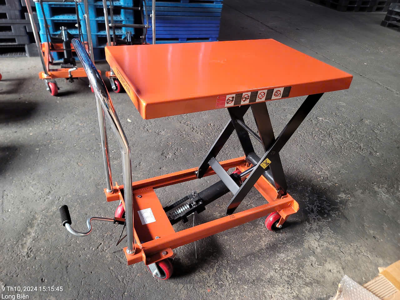 Xe nâng mặt bàn 500kg nâng cao 900mm