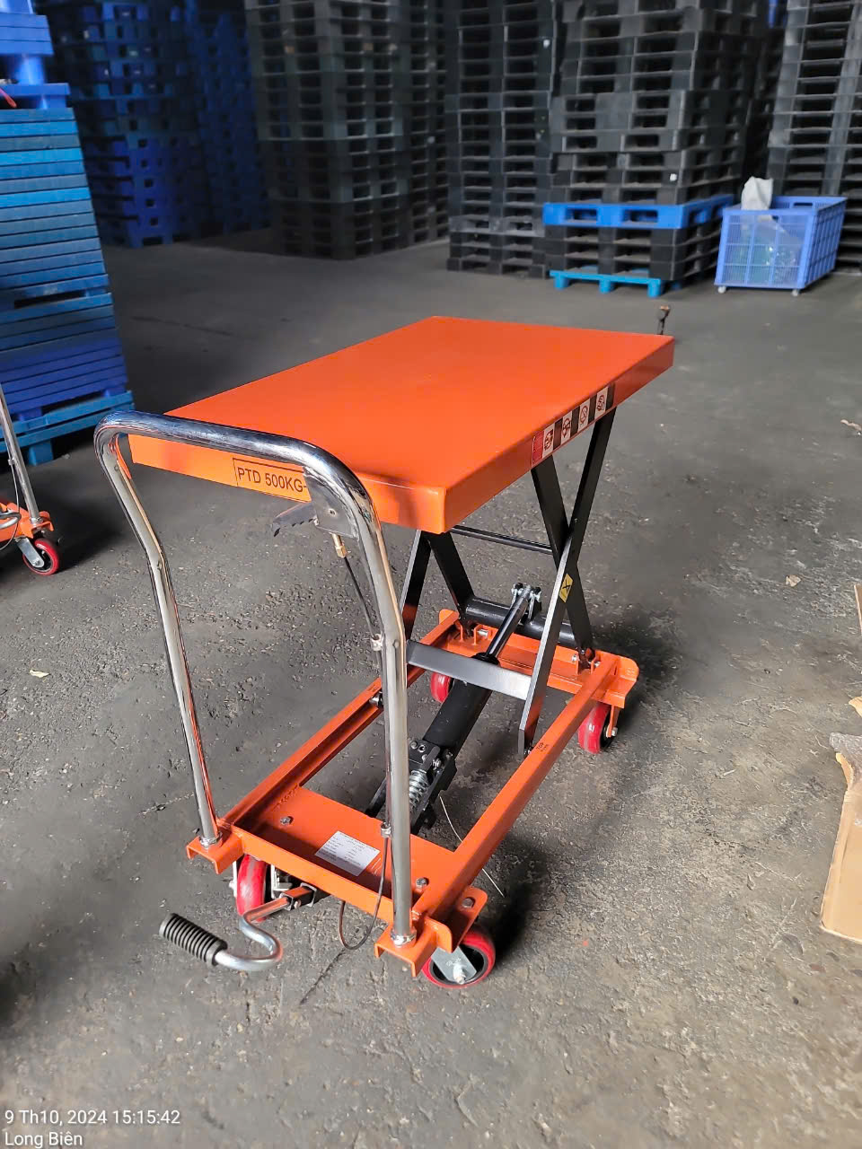 Xe nâng mặt bàn 500kg nâng cao 900mm