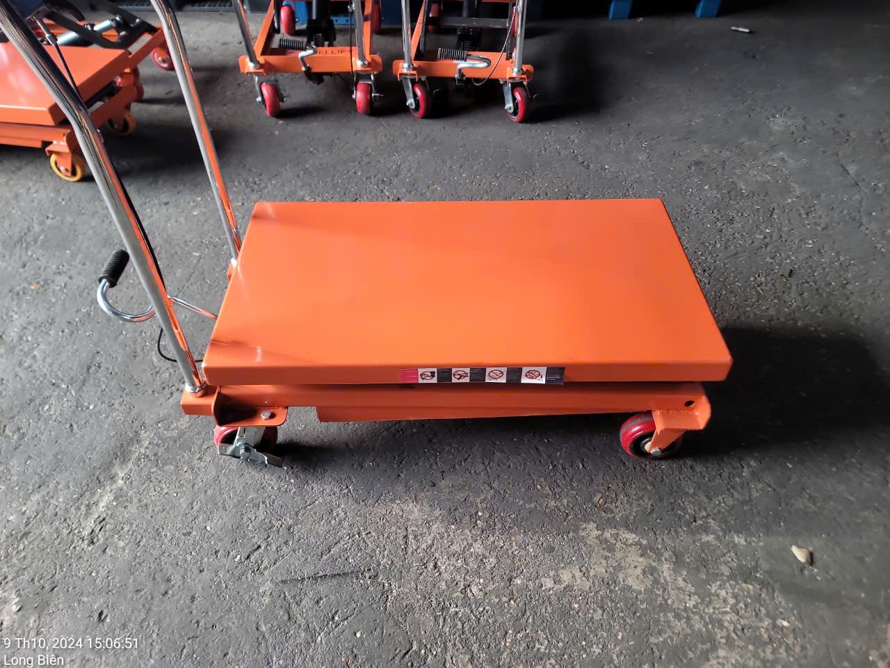 Xe nâng mặt bàn 500kg nâng cao 1500mm
