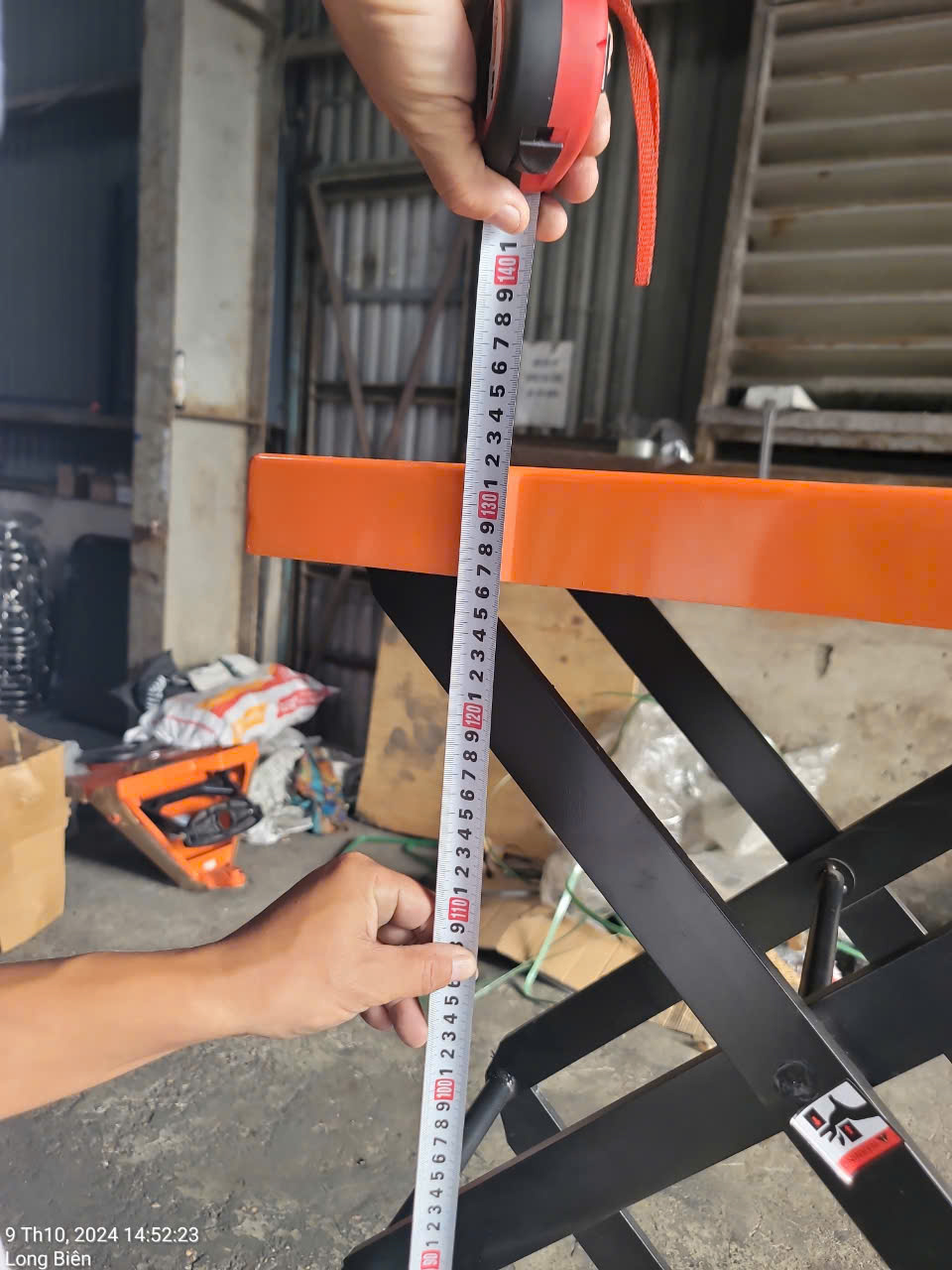 Xe nâng mặt bàn 350kg nâng cao 1300mm