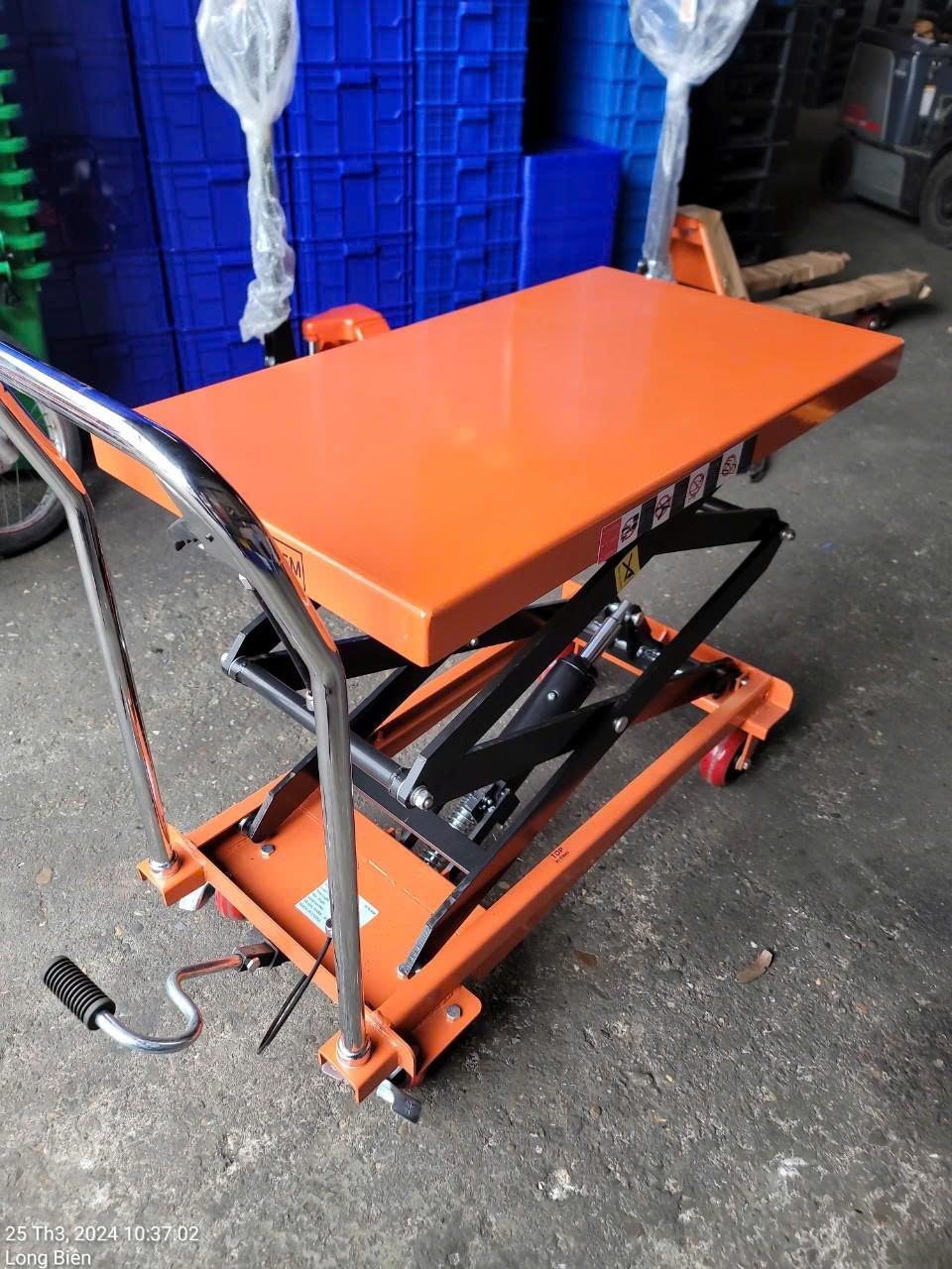 Xe nâng mặt bàn 350kg nâng cao 1500mm