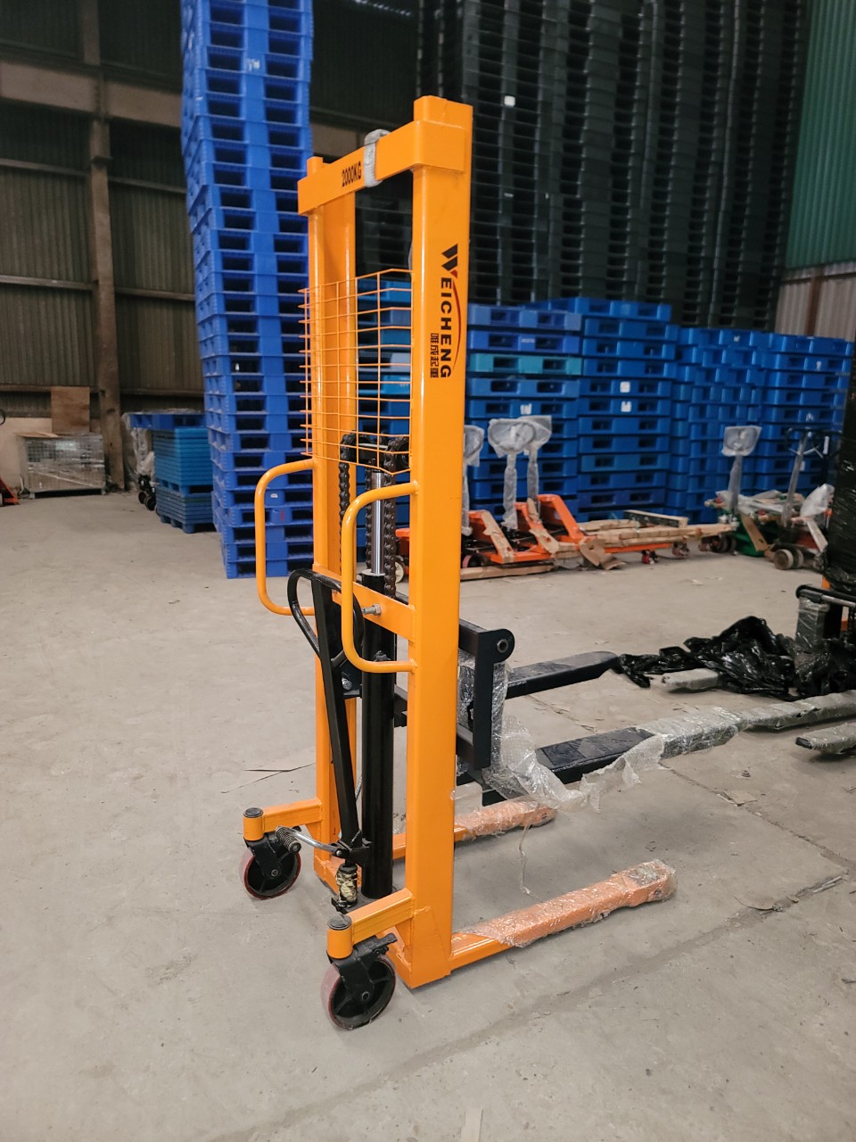 Xe nâng cao 2 tấn model CTY2T/1.6M
