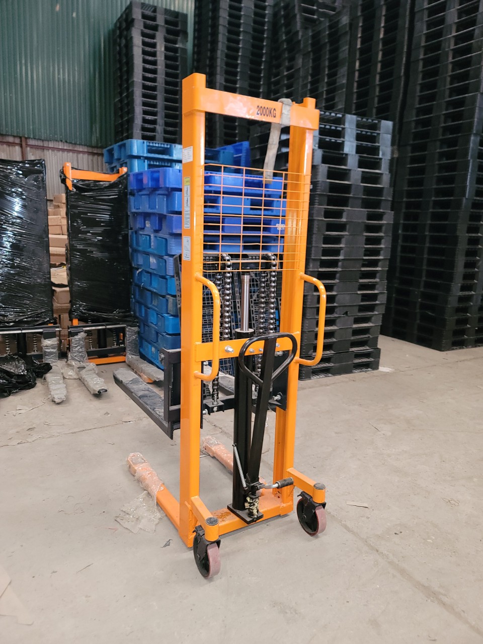Xe nâng cao 2 tấn model CTY2T/1.6M