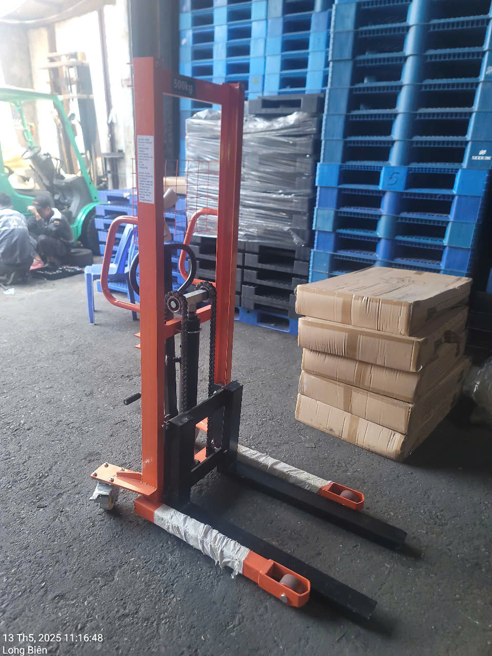 Xe nâng tay cao 500kg nâng cao 1m2 CTY0.5T